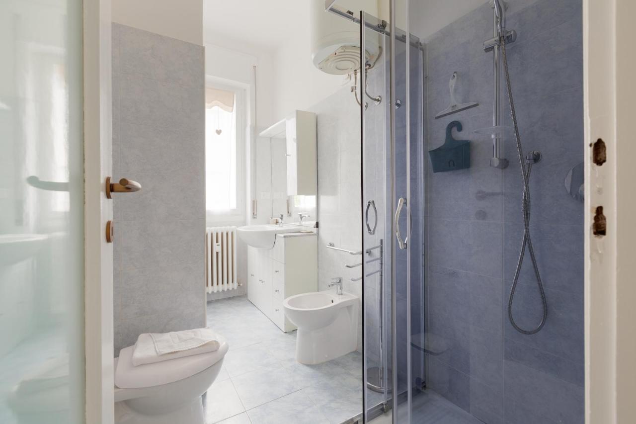 Apartment With Balcony -Bisceglie Red Line Subway Milan Bagian luar foto